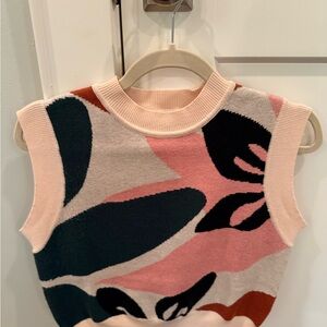 Sleeveless Abstract Patterned Sweater